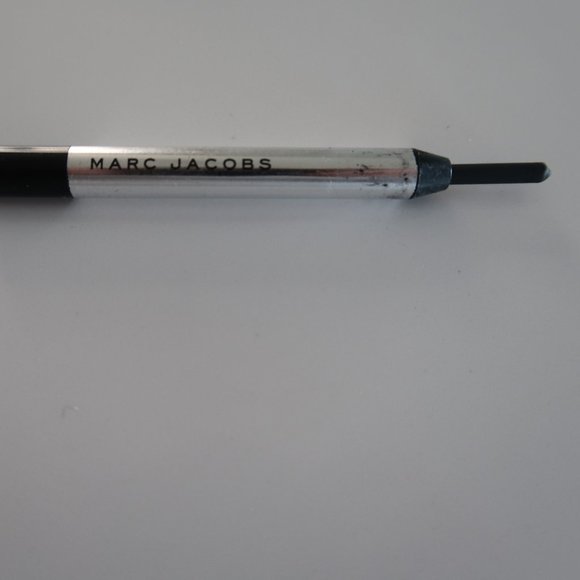 🆕 Marc Jacobs Eyeliner Black MINI Travel Size - Picture 3 of 3